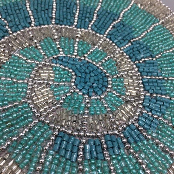 x4 Coastal Collection Beaded Abalone Shell Placemat Set Ocean Blue Silver Beach - Picture 7 of 9